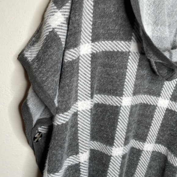 Lysse Tribeca Sweater Poncho wrap hoodie in Frost Plaid generous one size topper - Picture 6 of 8